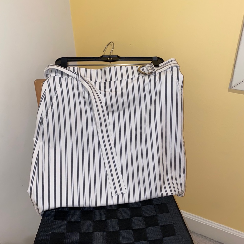 Ann Taylor Belted Skirt, Women size 10